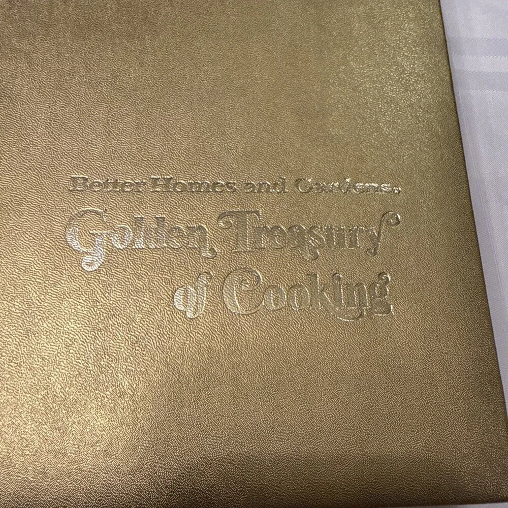 Better Homes And Gardens Golden Treasury Of Cooking Gold HC 1973 Illustrated USA